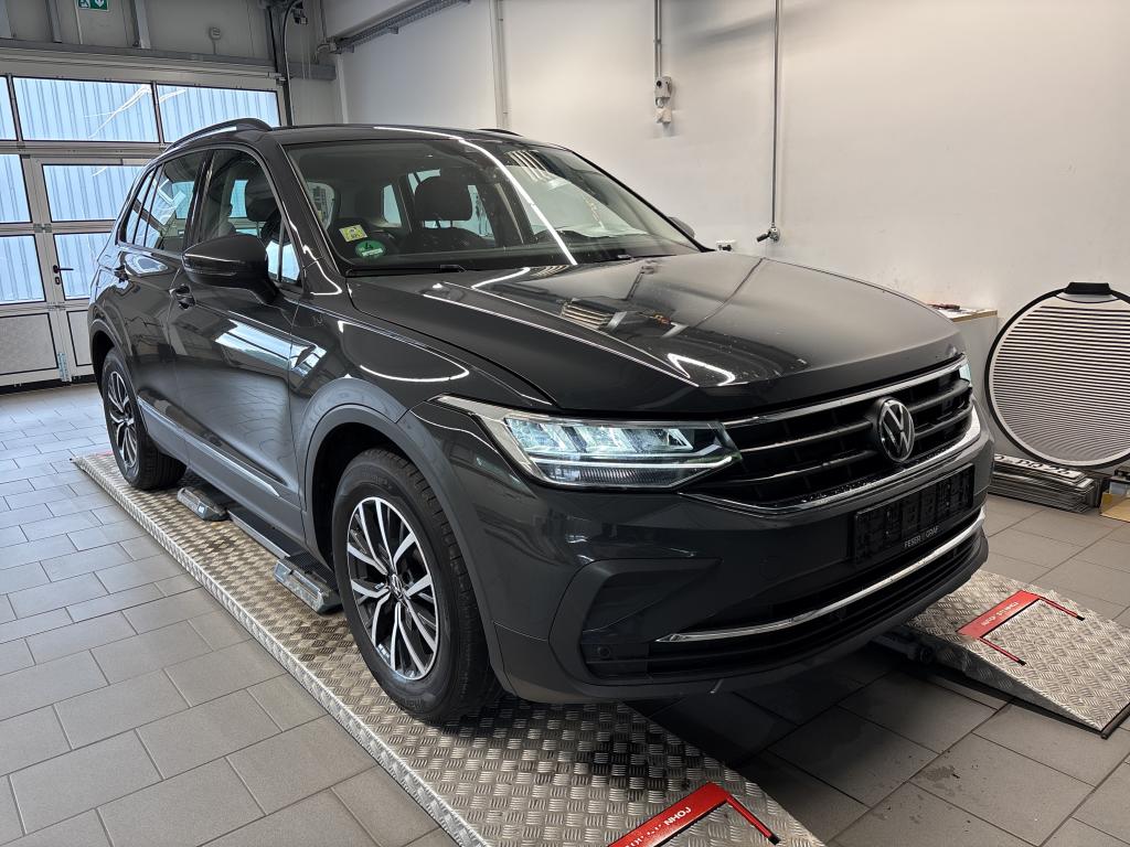 Volkswagen Tiguan 2.0 TDI Life - Diesel - Automatic - 150 hp - 142.595 km