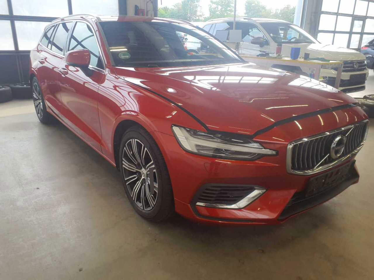 Volvo V60 T6 Plus Bright - Hybrid - Automatic - 253 hp - 125.805 km