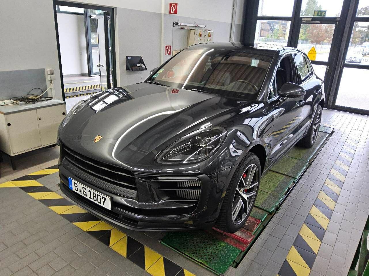 Porsche Macan S 2.9 - Petrol - Automatic - 381 hp - 20.519 km