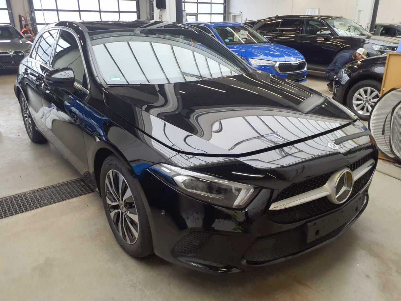Mercedes-Benz A 200d Progressive - Diesel - Automatic - 150 hp - 42.498 km