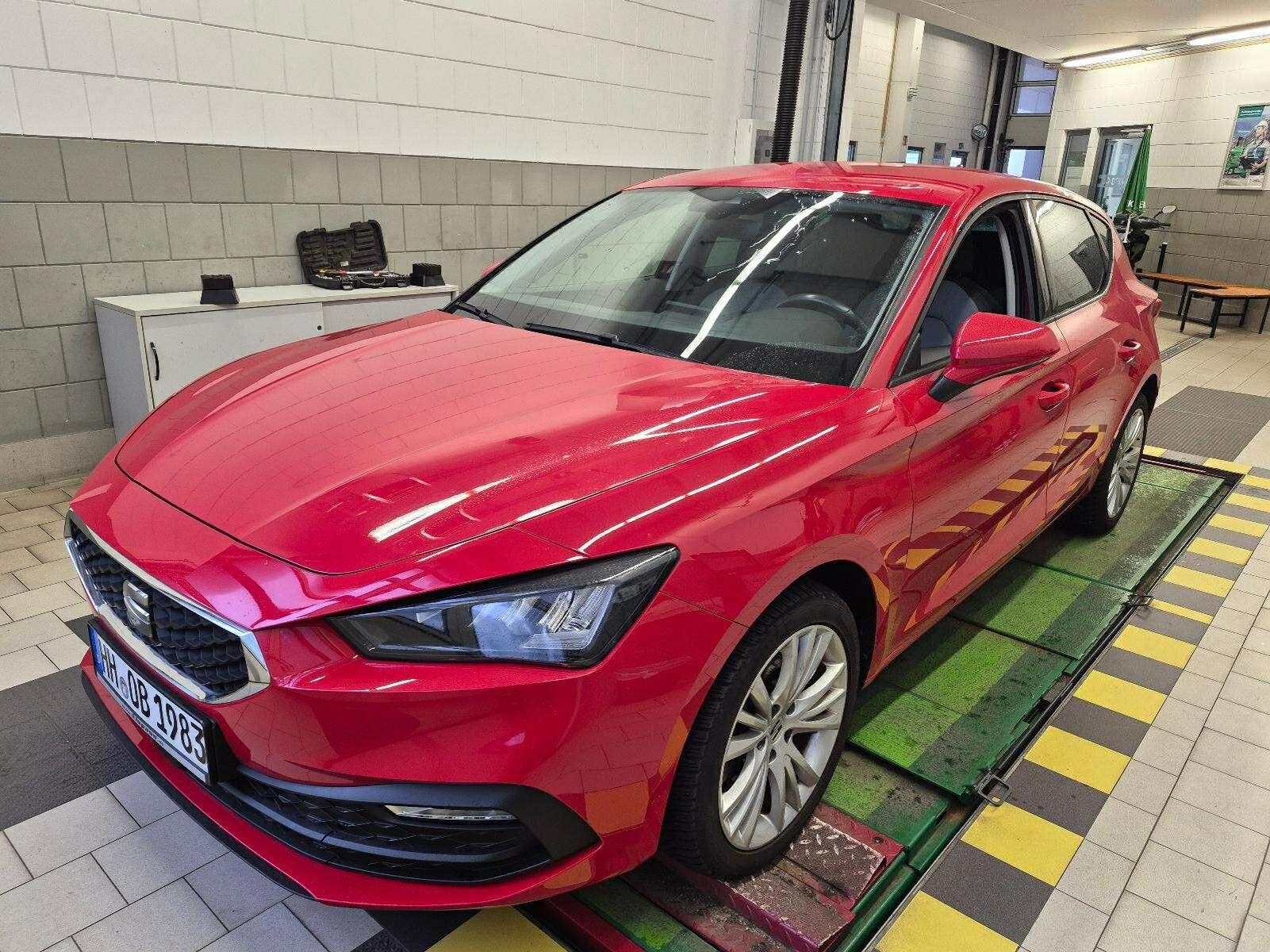 Seat Leon 1.0 TSI Style - Petrol - Automatic - 110 hp - 23.914 km