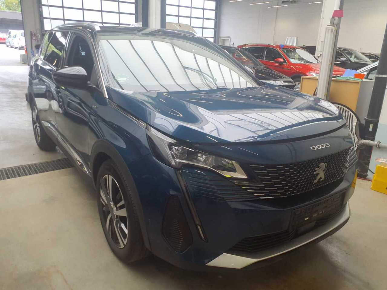 Peugeot 5008 GT - Petrol - Automatic - 181 hp - 166.108 km