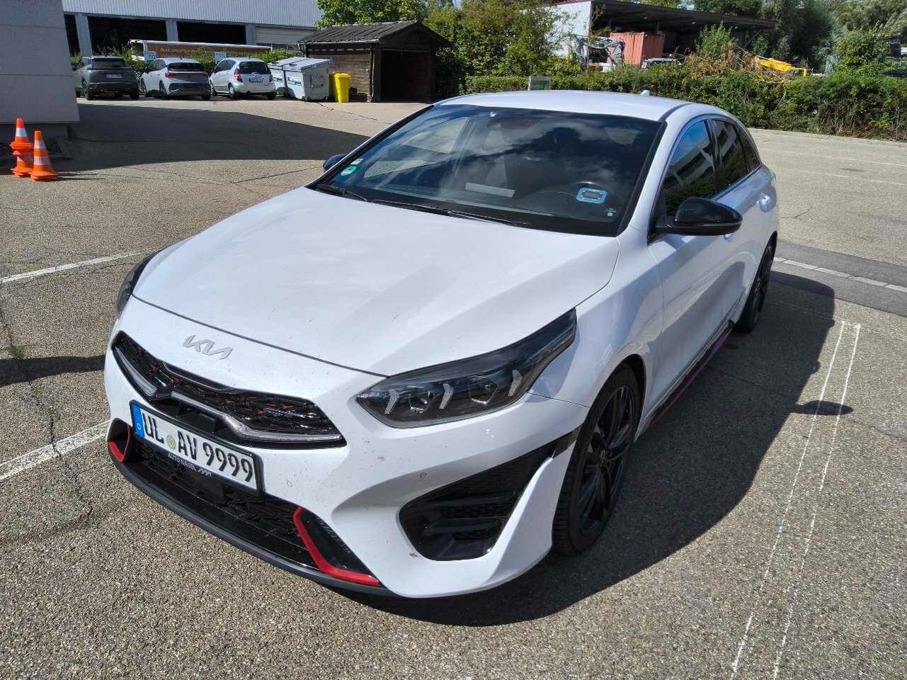 Kia ProCeed 1.6 T-GDI GT - Petrol - Automatic - 204 hp - 156.658 km