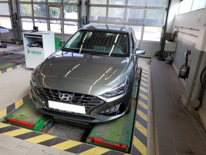 Hyundai i30 Wagon 1.5 GDI Trend - Petrol - Manual - 160 hp - 101.594 km