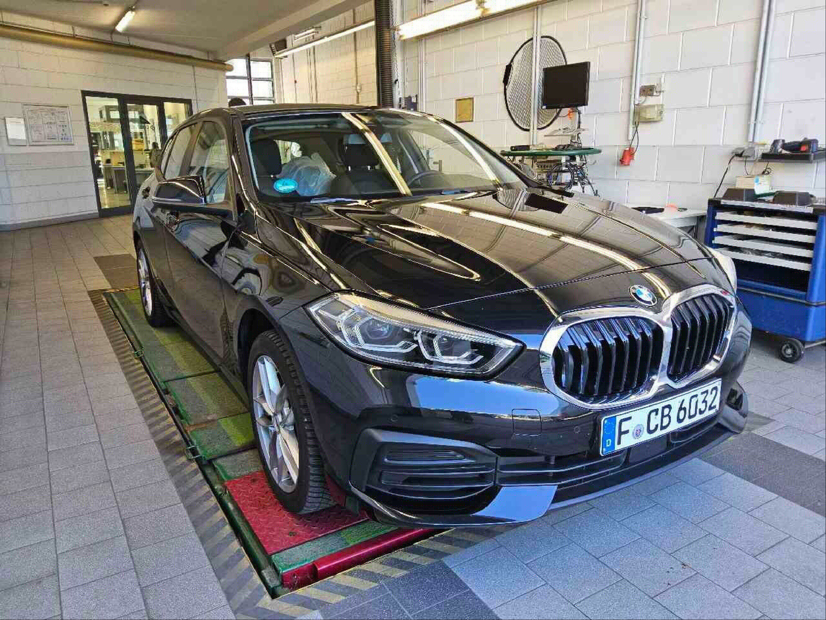 BMW 1 Series 120d Advantage - Diesel - Automatic - 190 hp - 53.908 km