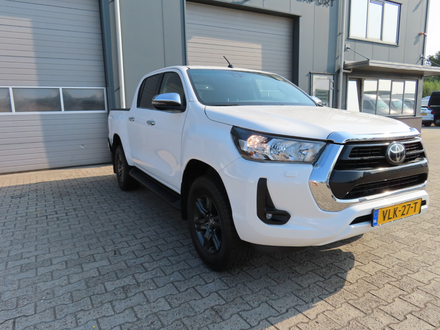 Toyota Hilux 2.4 D-4D Comfort - Diesel - Automatic - 150 hp - 195.129 km