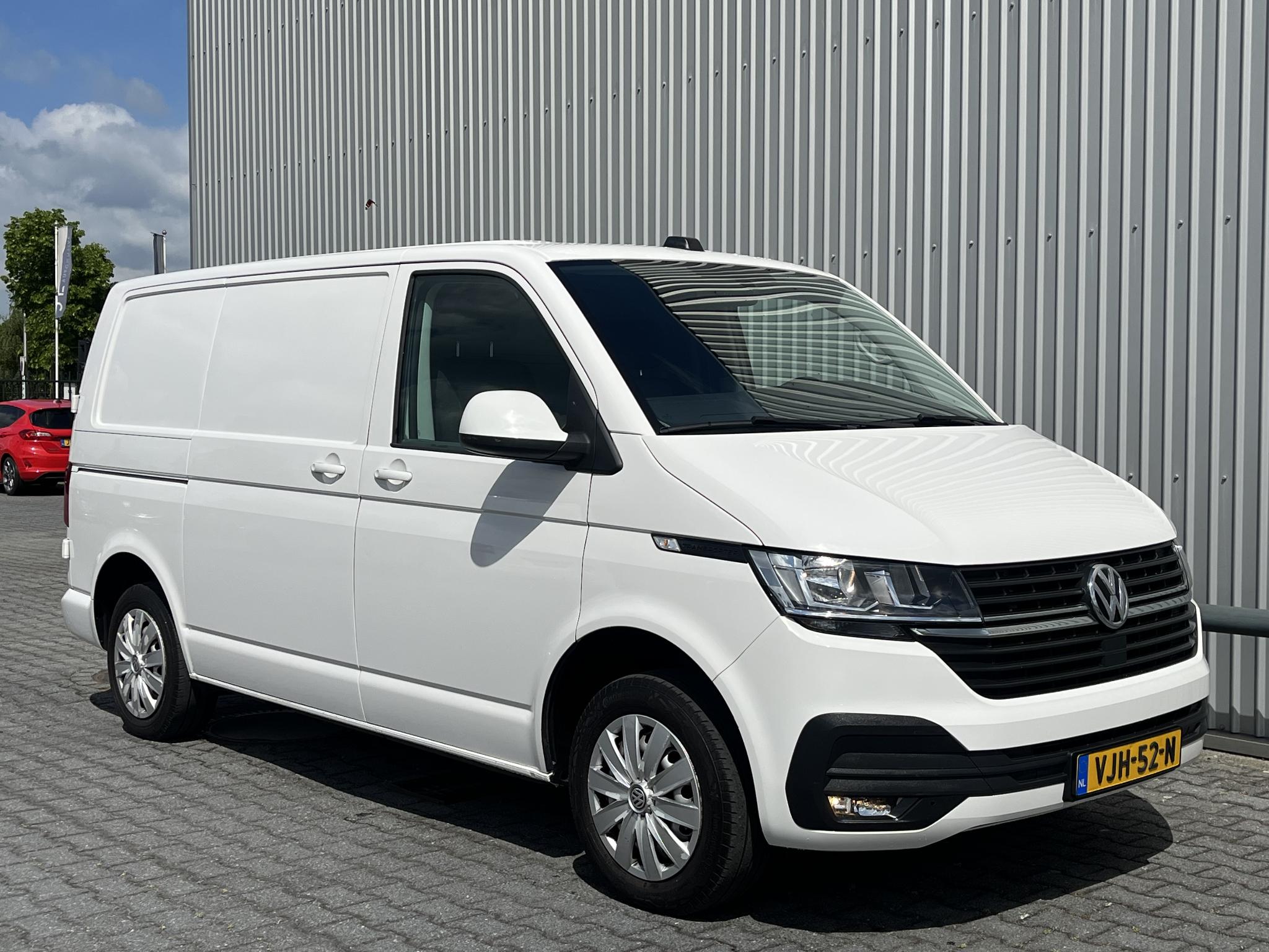 Volkswagen Transporter L1H1 2.0 TDI Comfortline - Diesel - Automatic - 149 hp - 179.998 km