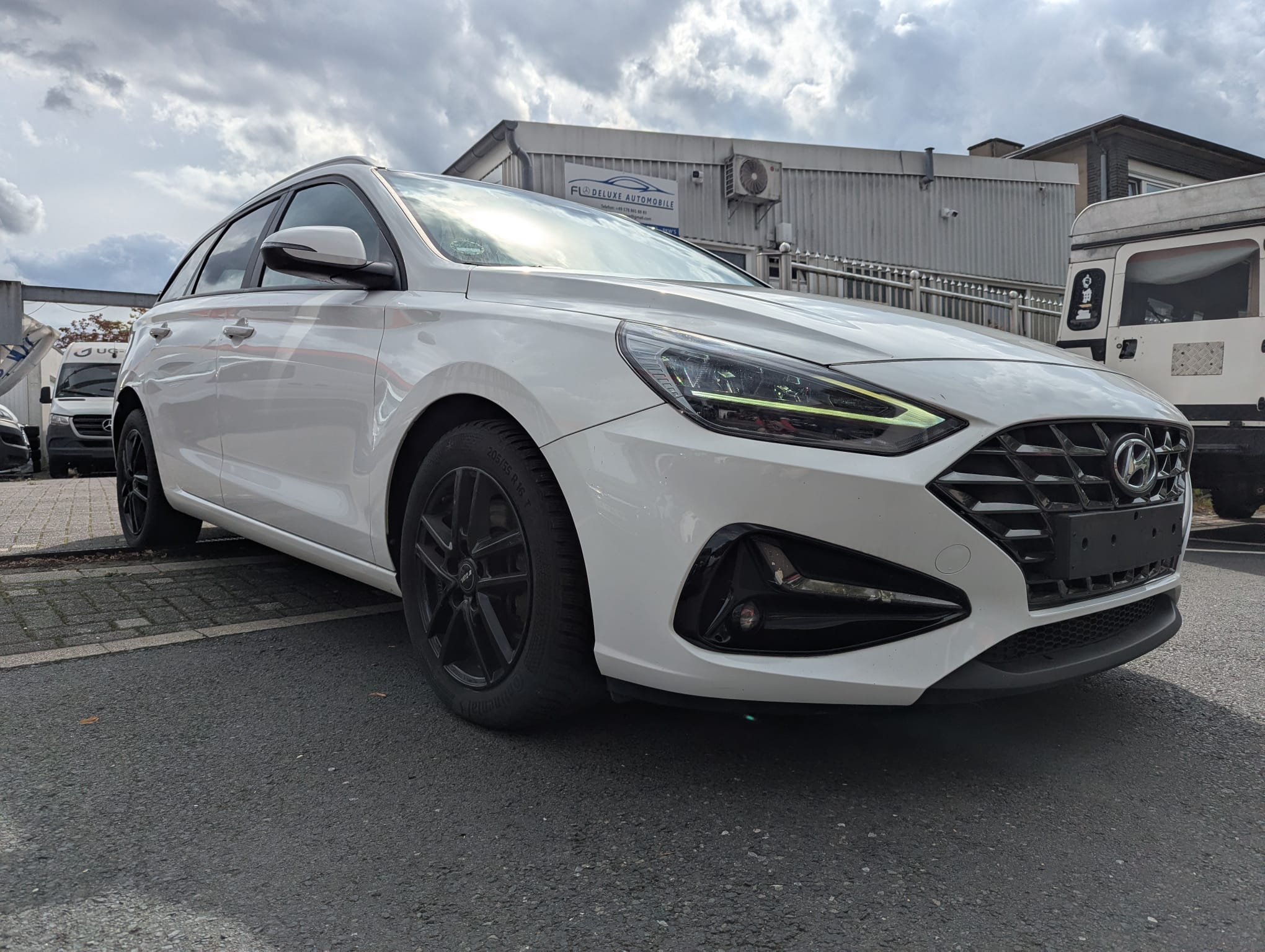 Hyundai i30 Wagon 1.0 T-GDI Edition 30 - Petrol - Manual - 120 hp - 114.571 km