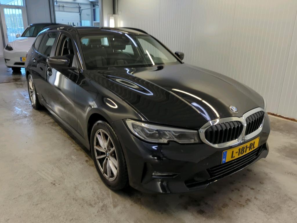 BMW 3 Series Touring 318i Business - Petrol - Automatic - 156 hp - 141.379 km