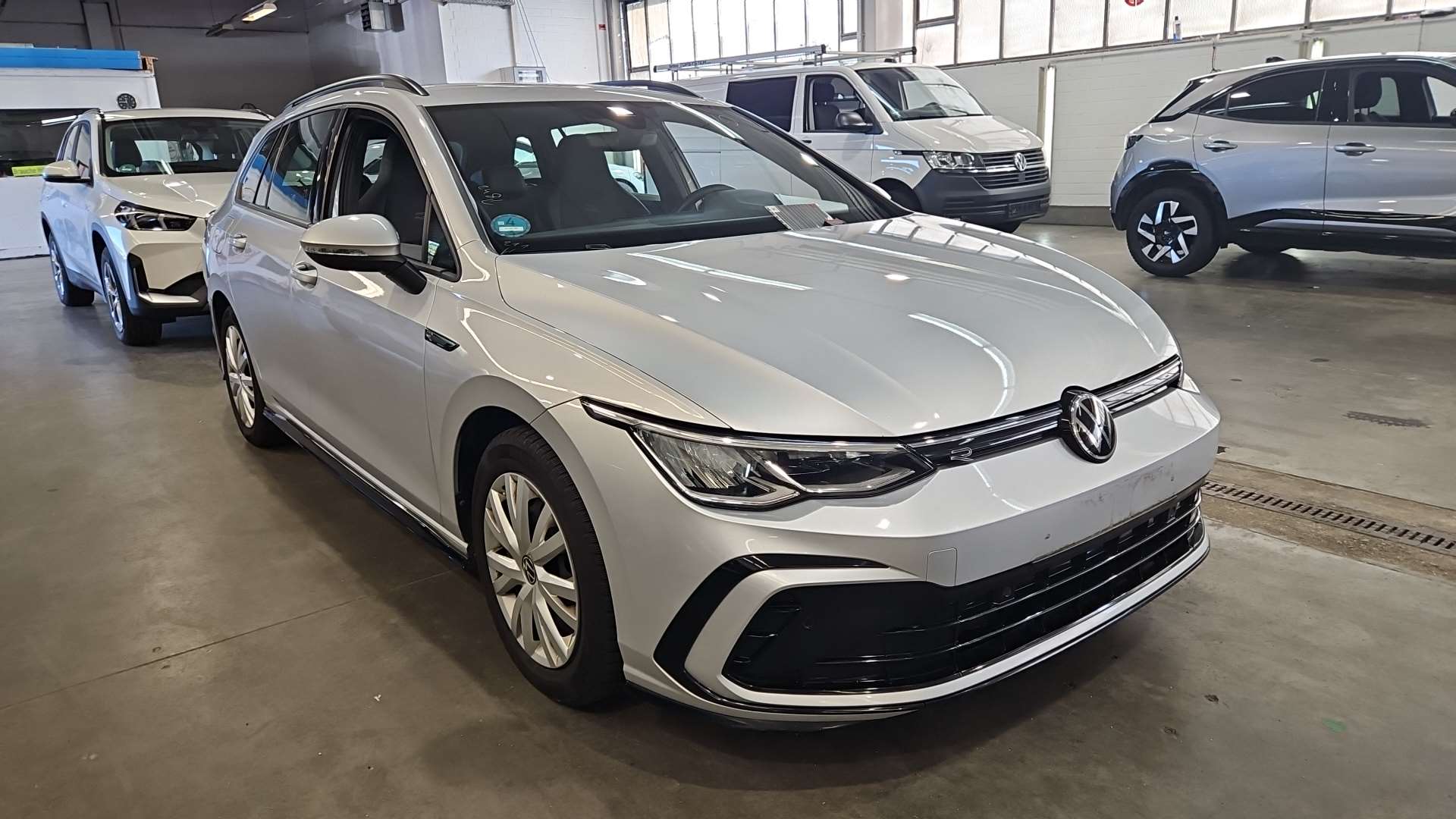 Volkswagen Golf Variant 2.0 TDI R-Line - Diesel - Automatic - 150 hp - 98.877 km