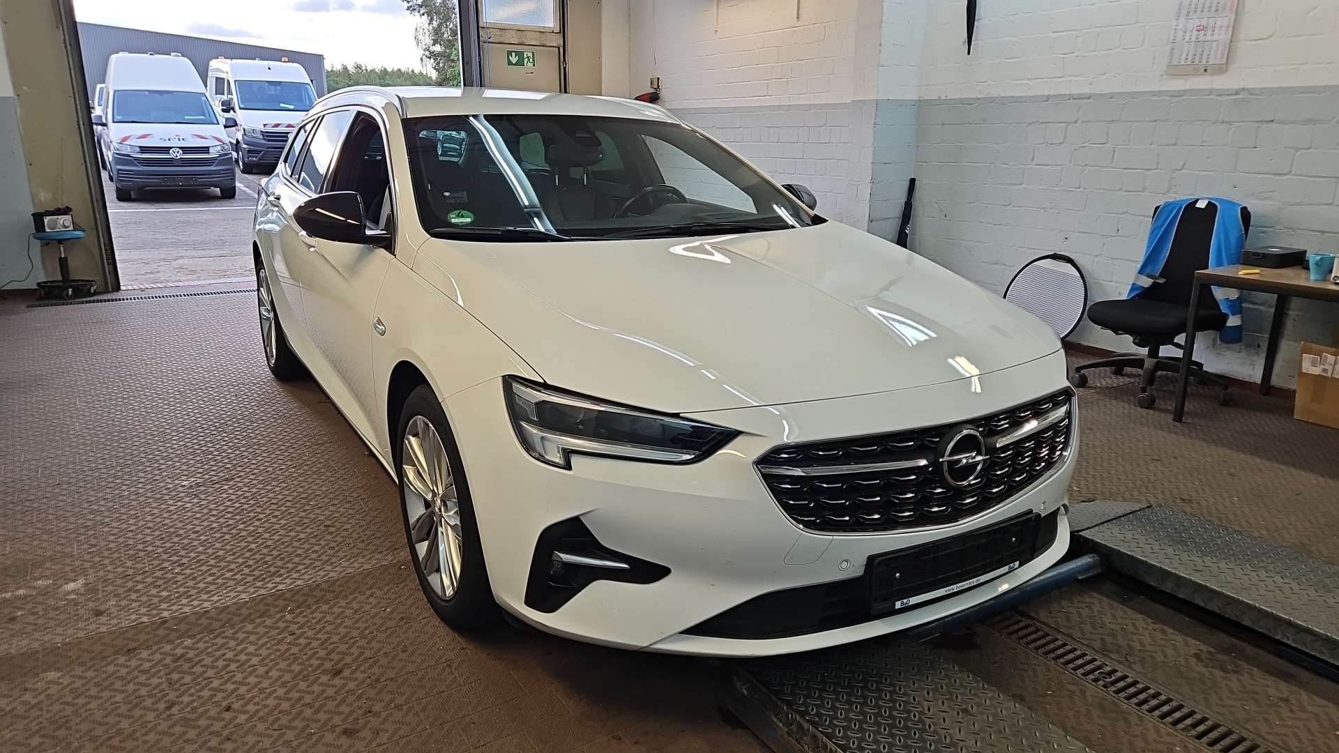 Opel Insignia Sports Tourer 2.0 Business Elegance - Diesel - Automatic - 174 hp - 59.214 km