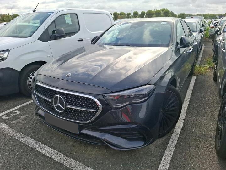 Mercedes-Benz E 300de AMG Line - Hybrid - Automatic - 312 hp - 99.002 km
