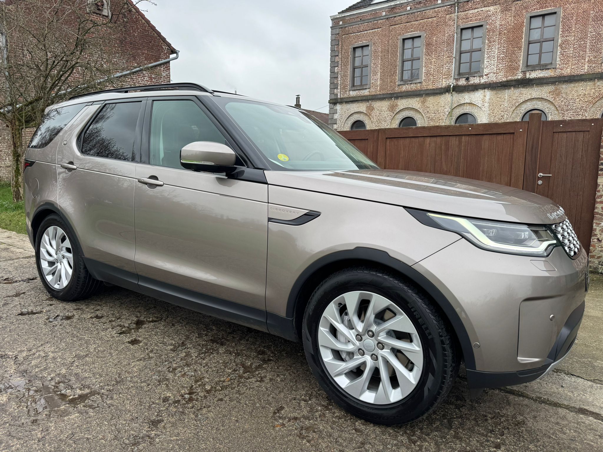 Land Rover Discovery 3.0 - AWD - Diesel - Automatic - 248 hp - 123.643 km