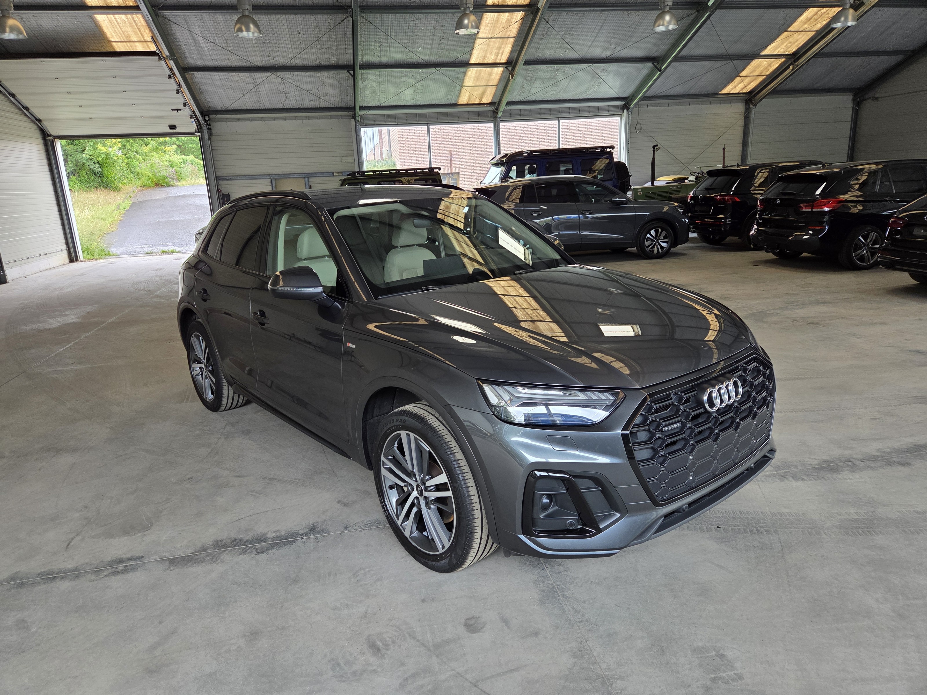Audi Q5 50 TFSIe S Line - Quattro - Hybrid - Automatic - 265 hp - 121.556 km