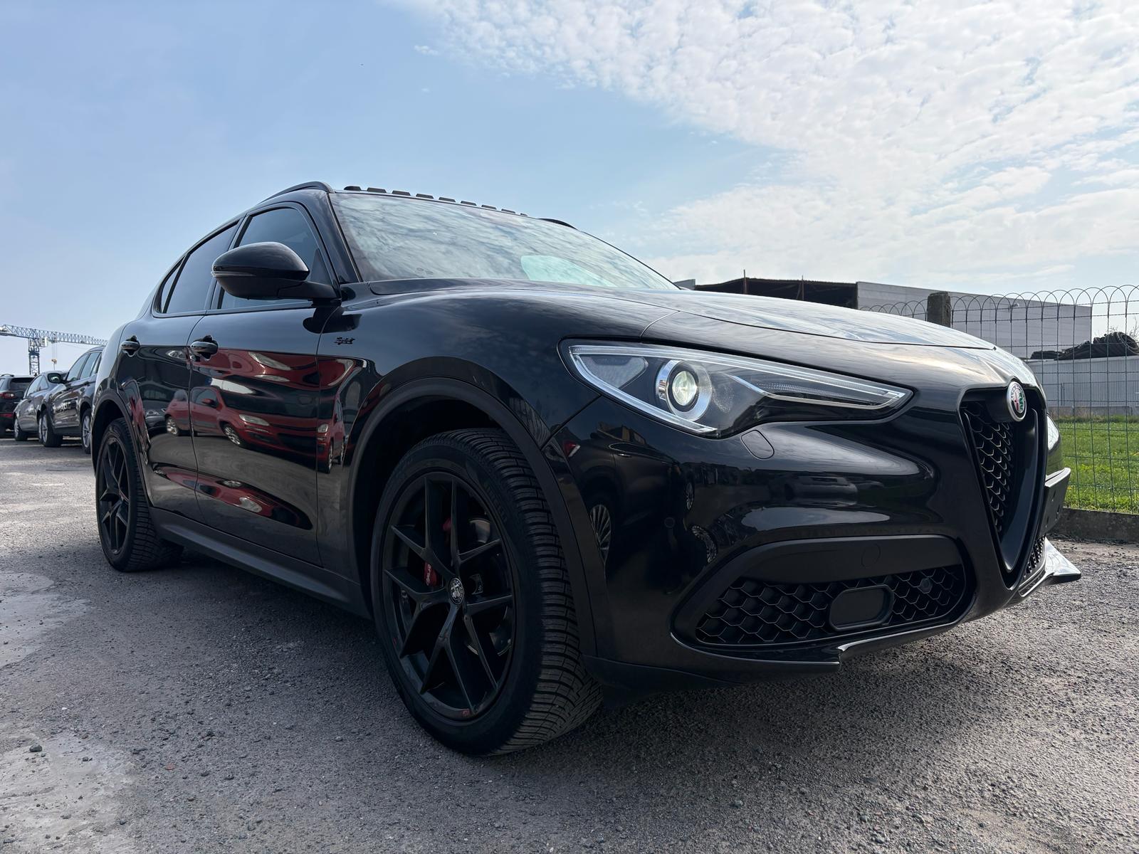 Alfa Romeo Stelvio 2.0 Sprint - Q4 - Petrol - Automatic - 200 hp - 104.385 km