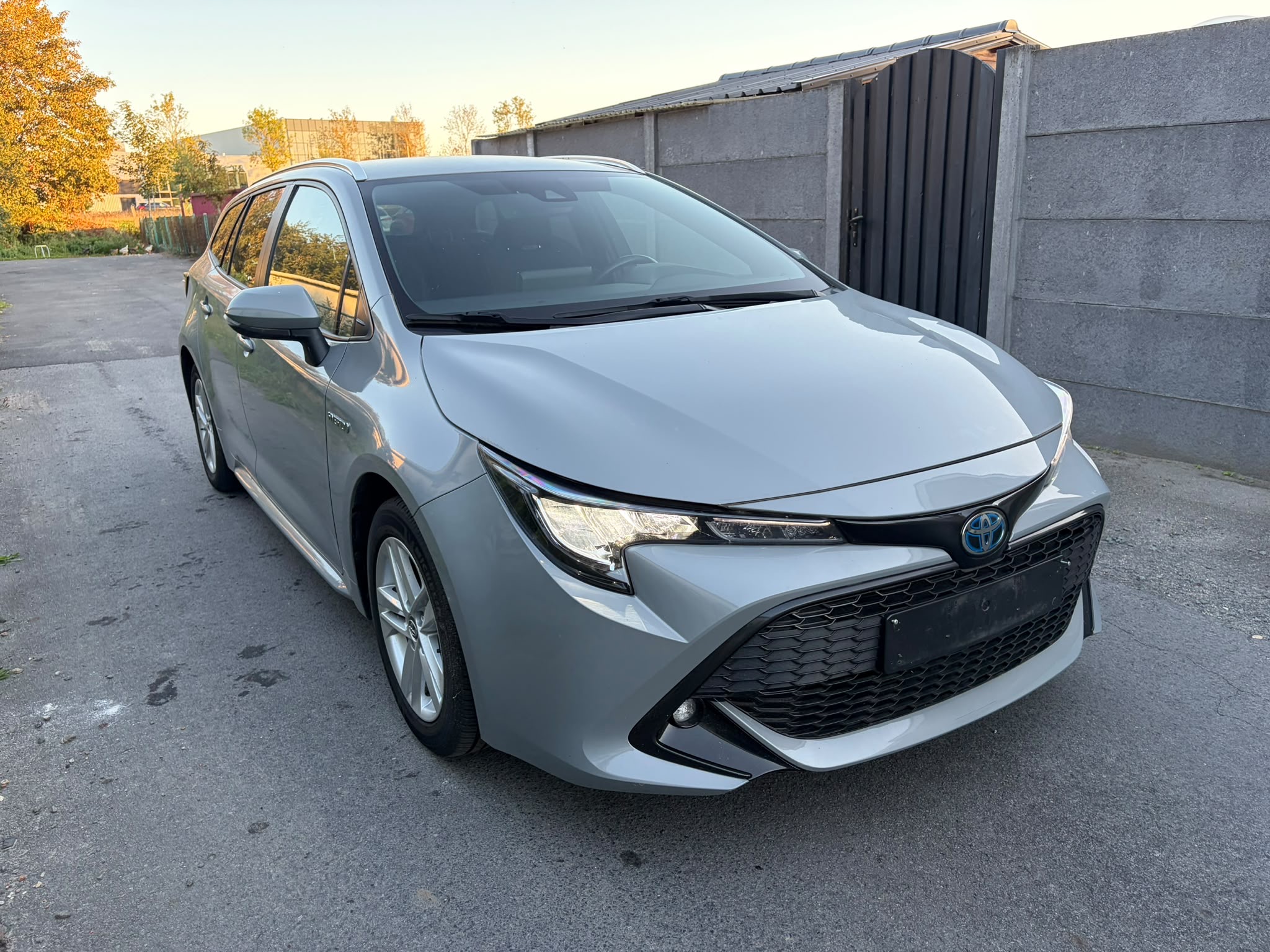 Toyota Corolla 1.8 VVT-i - Hybrid - Automatic - 97 hp - 91.630 km