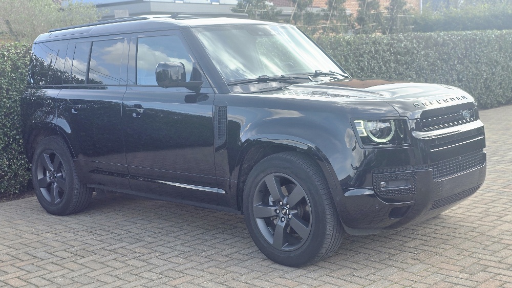 Land Rover Defender 110 3.0 X-Dynamic SE - Diesel - Automatic - 249 hp - 23.771 km