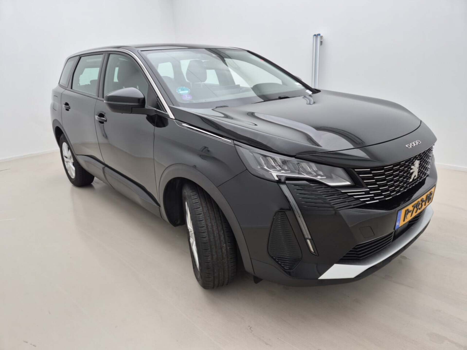 Peugeot 5008 1.2i Active Pack - Petrol - Manual - 131 hp - 173.864 km