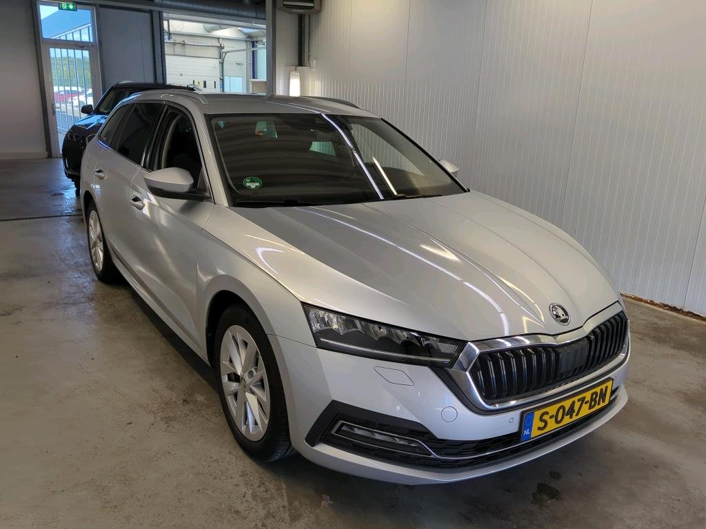 Skoda Octavia Combi 1.5 TSI Edition Plus - Petrol - Automatic - 150 hp - 156.832 km