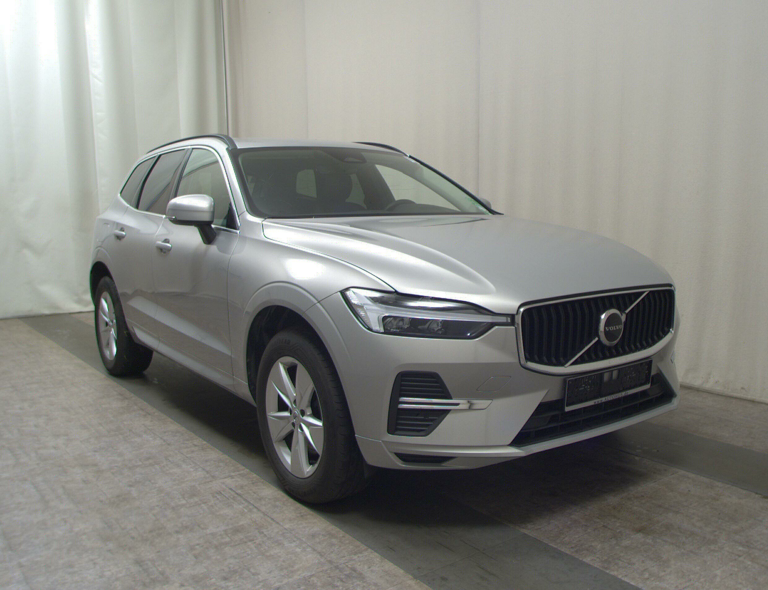 Volvo XC60 B4 Core - Diesel - Automatic - 197 hp - 139.666 km
