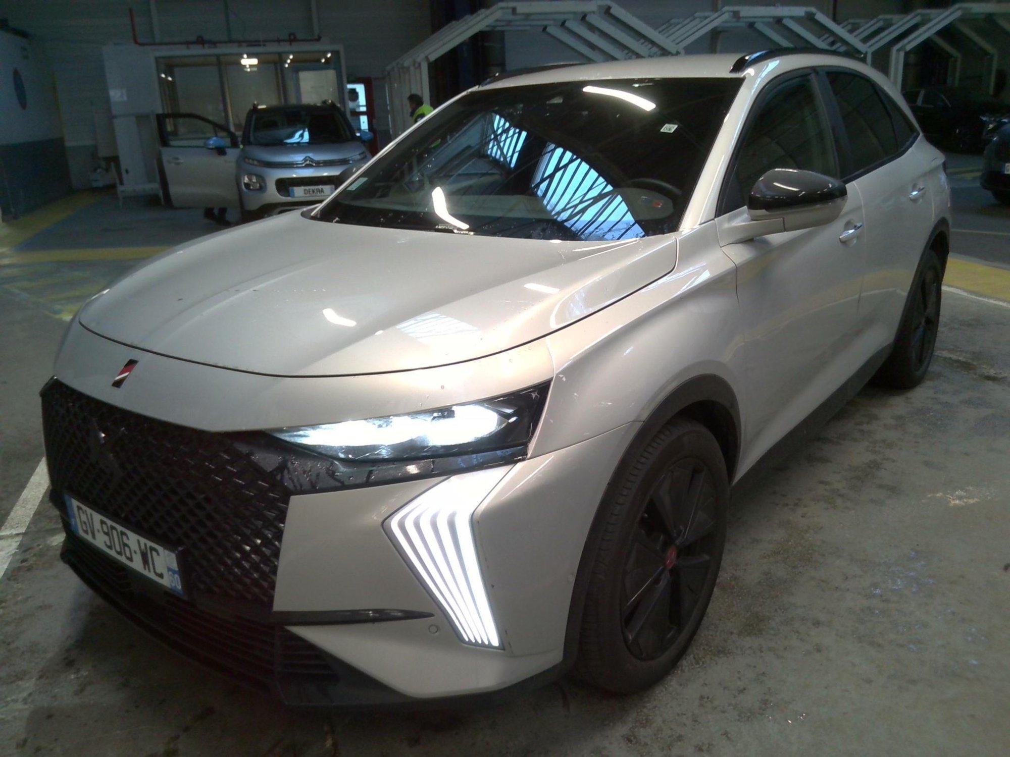 DS DS7 Crossback 1.6 E-TENSE Performance Line + - Hybrid - Automatic - 225 hp - 28.100 km