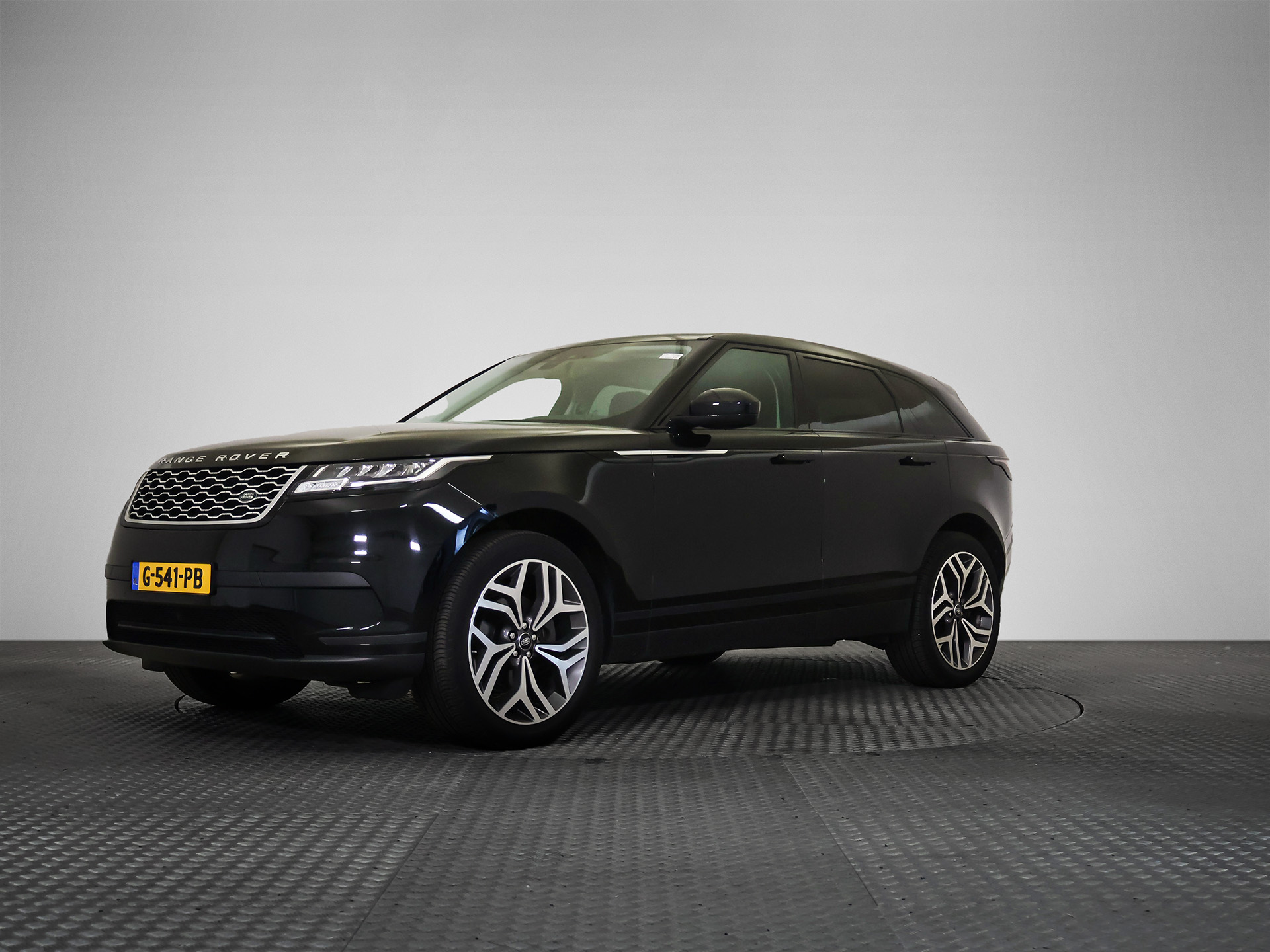 Land Rover Range Rover Velar 2.0 P250 R-Dynamic - Petrol - Automatic - 250 hp - 123.505 km