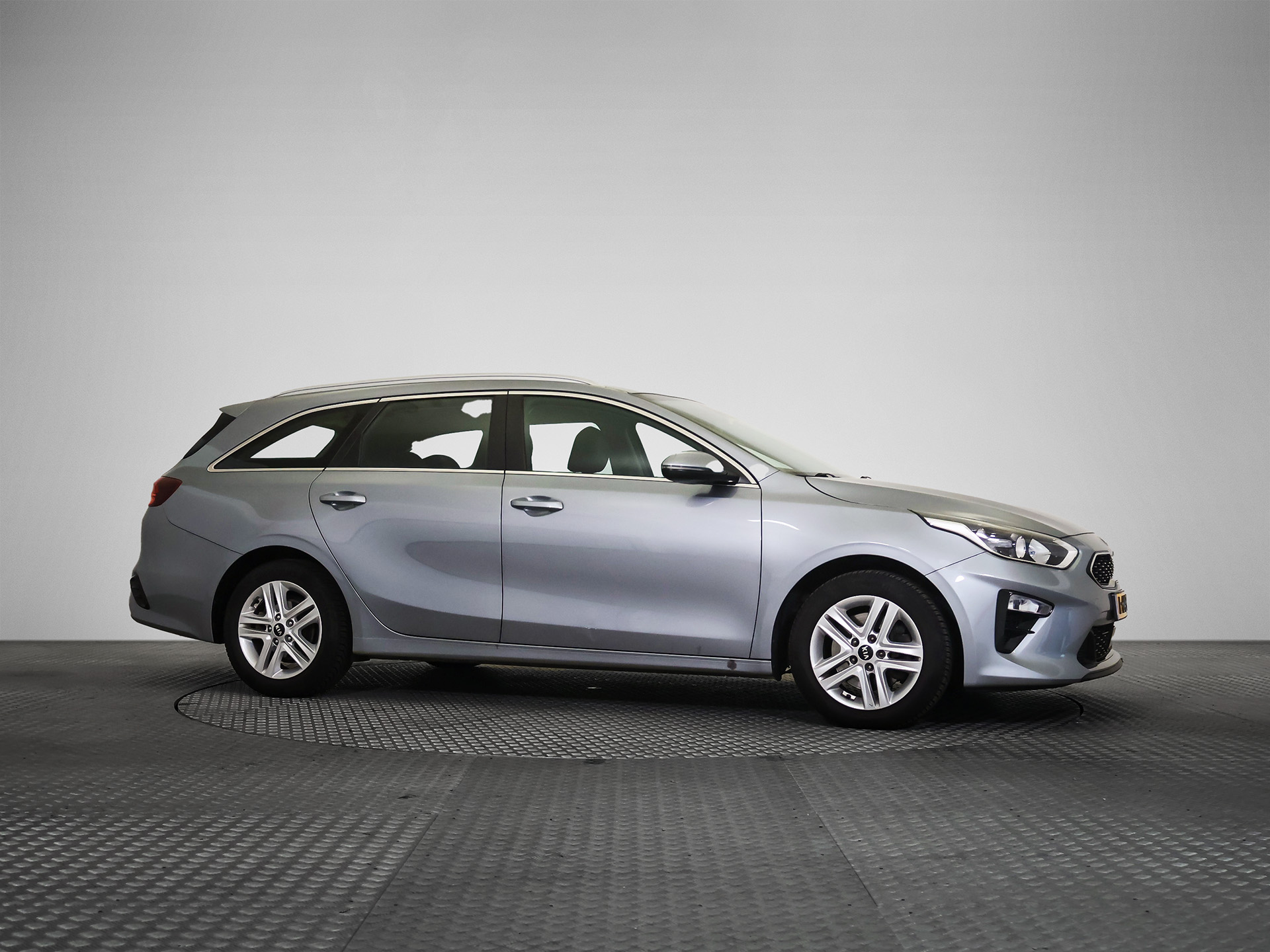 Kia Ceed SW 1.0 T-GDI DynamicLine - Petrol - Manual - 120 hp - 181.808 km