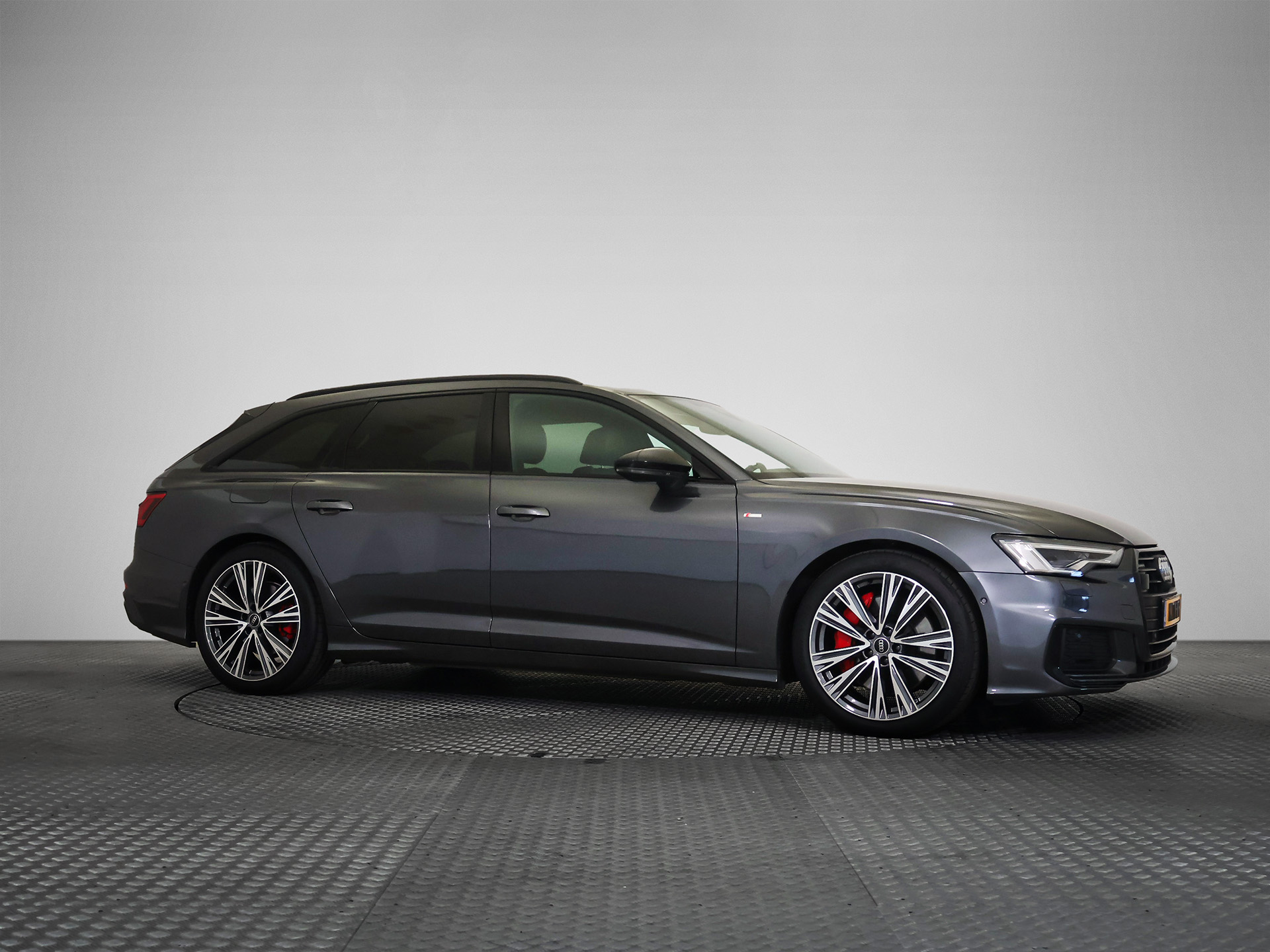 Audi A6 Avant 55 TFSIe S Edition Competition - Quattro - Hybrid - Automatic - 265 hp - 33.996 km