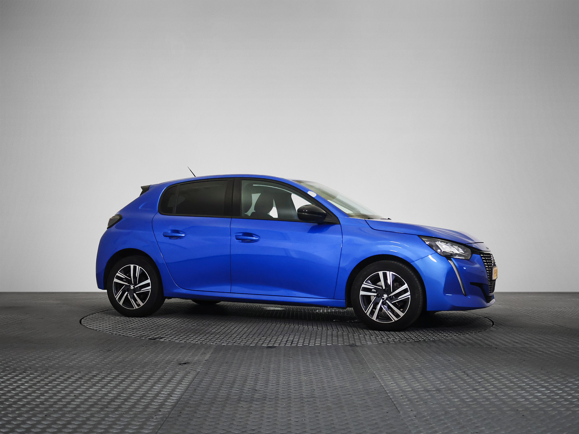 Peugeot 208 1.2i Allure Pack - Petrol - Manual - 101 hp - 142.471 km