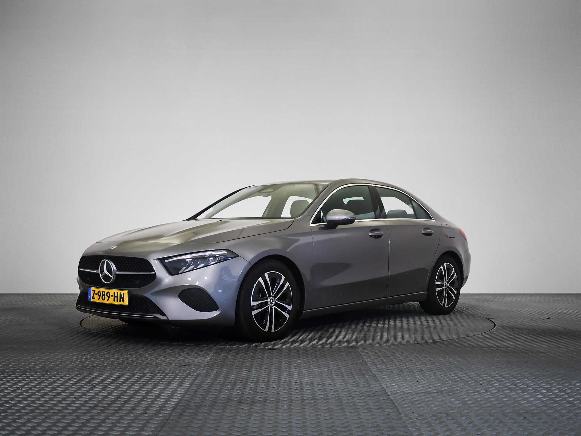 Mercedes-Benz A 180 - Petrol - Automatic - 136 hp - 23.706 km
