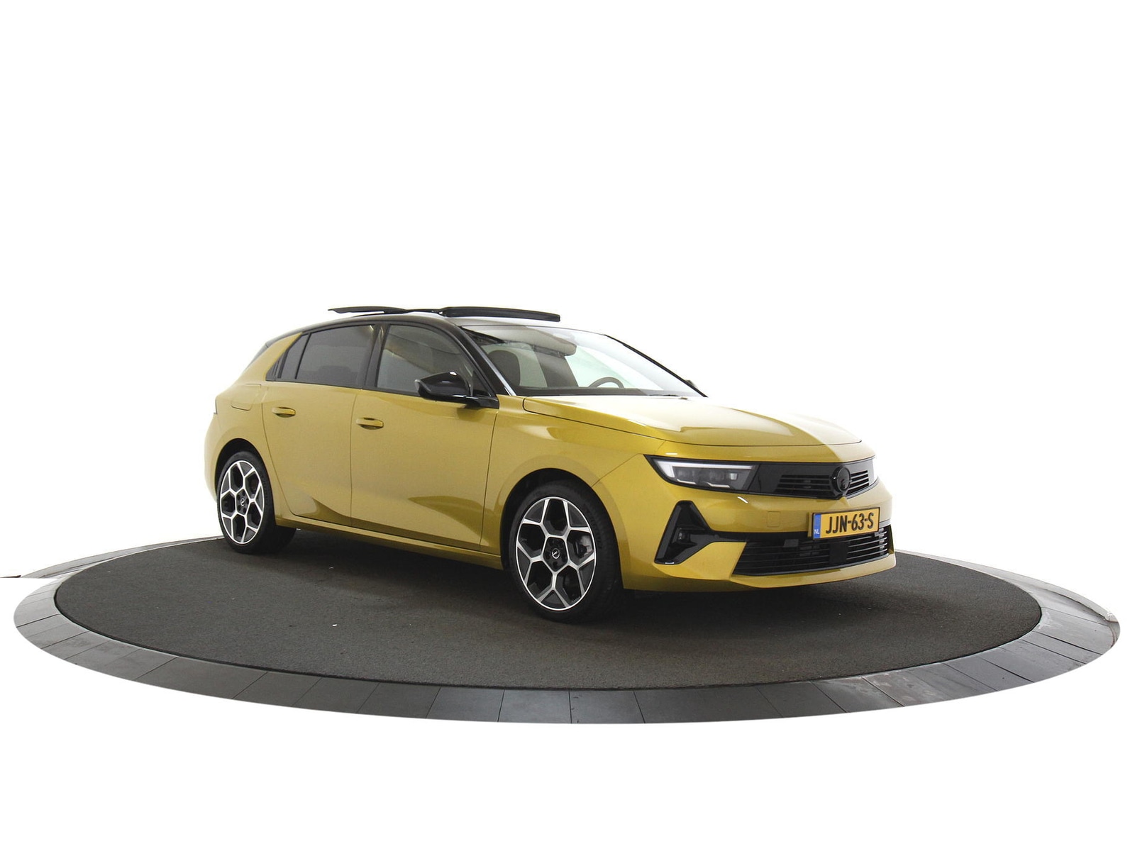 Opel Astra 1.2 Ultimate - Hybrid - Automatic - 136 hp - 6.910 km