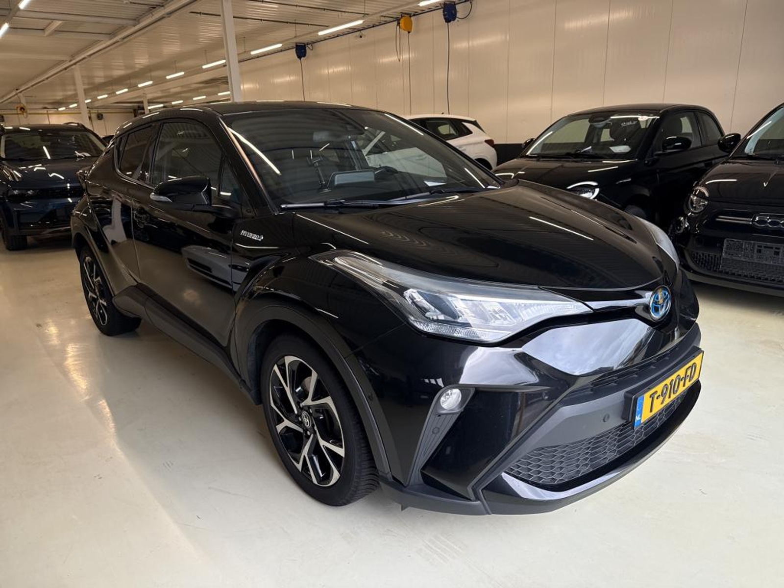 Toyota C-HR 1.8 Dynamic - Hybrid - Automatic - 98 hp - 126.293 km