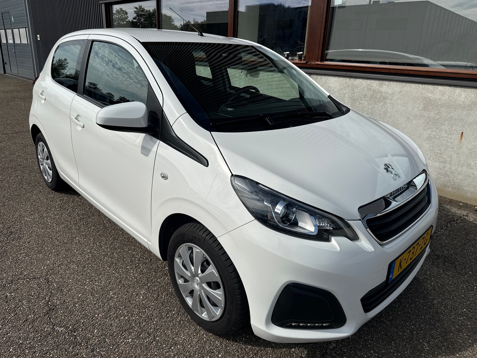 Peugeot 108 1.0 VTI Active - Petrol - Manual - 72 hp - 63.824 km