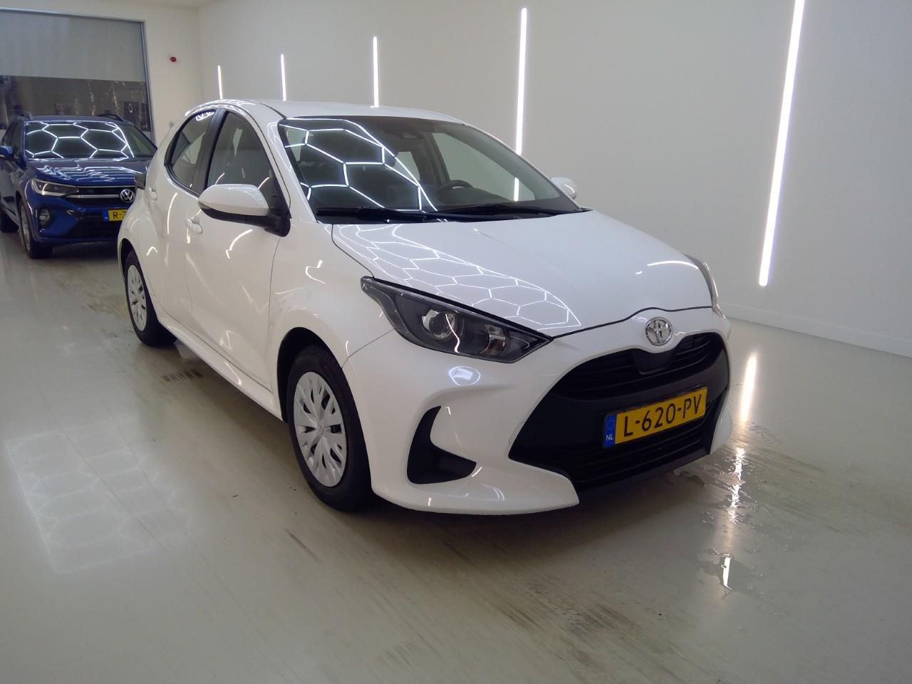 Toyota Yaris 1.0 VVT-i Active - Petrol - Manual - 72 hp - 48.599 km