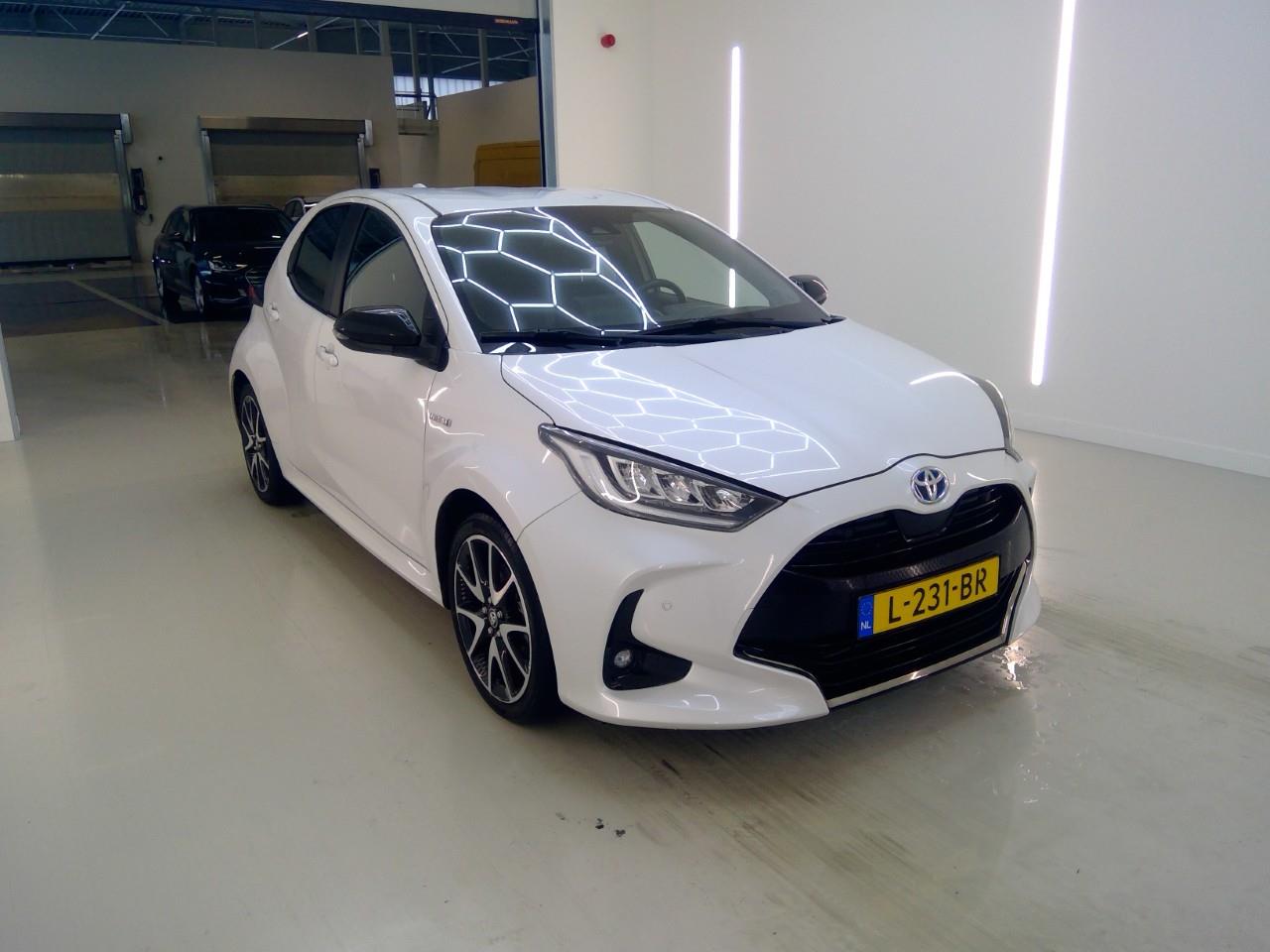 Toyota Yaris 1.5 Executive - Hybrid - Automatic - 92 hp - 56.999 km