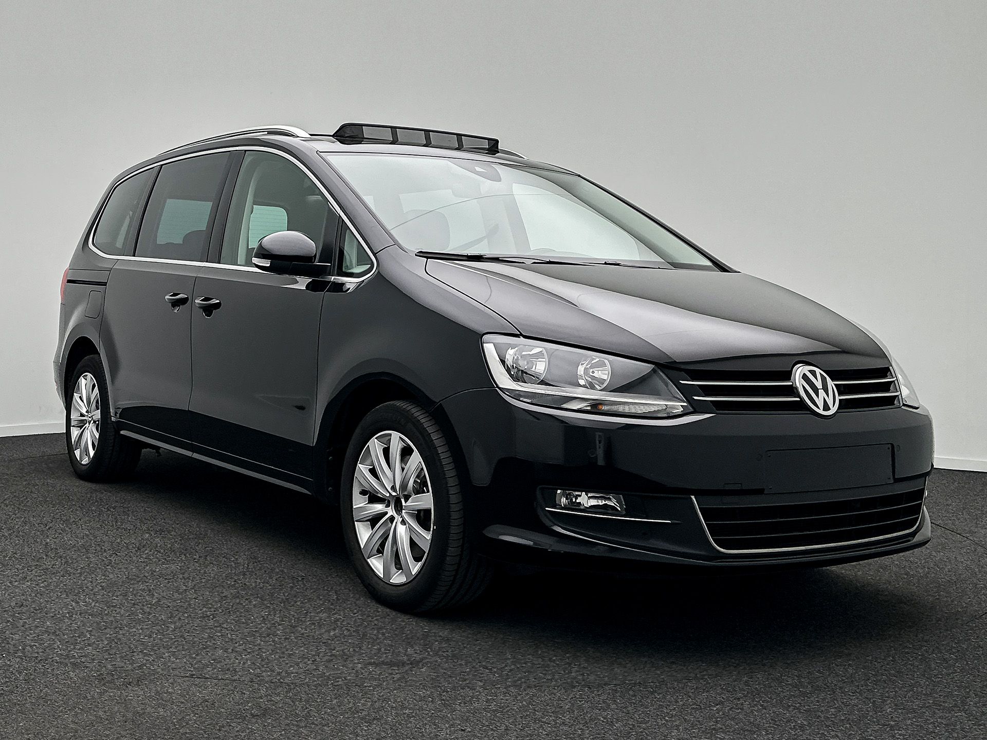 Volkswagen Sharan 2.0 TDI Highline - Diesel - Automatic - 150 hp - 135.463 km