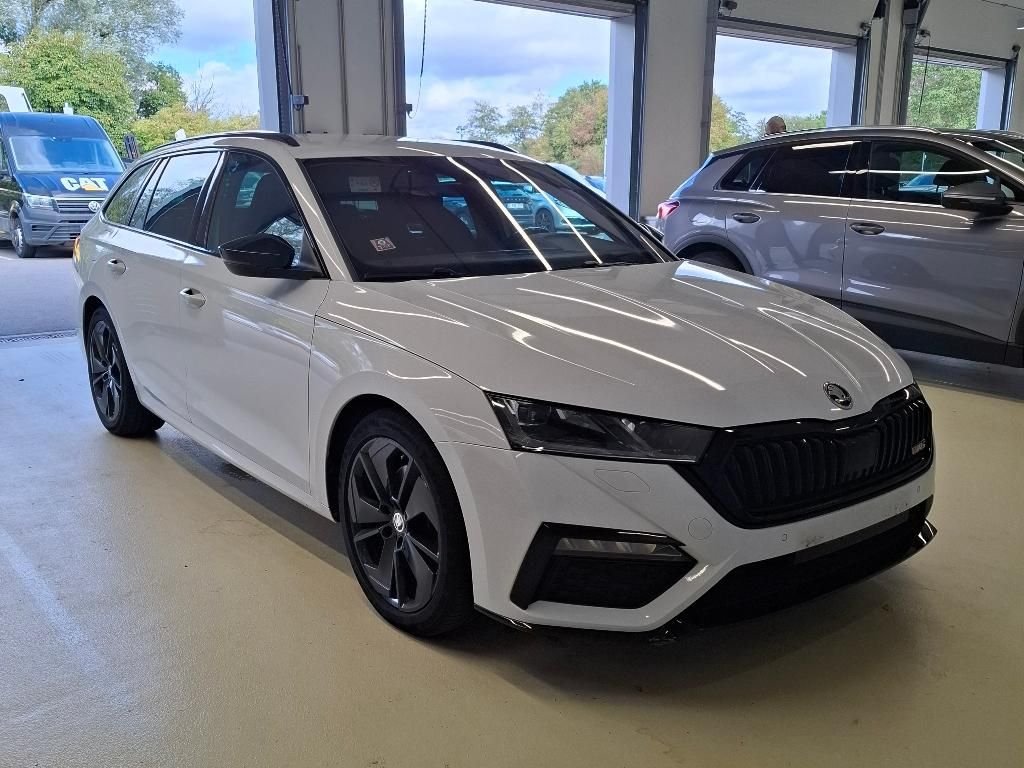 Skoda Octavia Combi RS 2.0 - Diesel - Automatic - 200 hp - 158.646 km