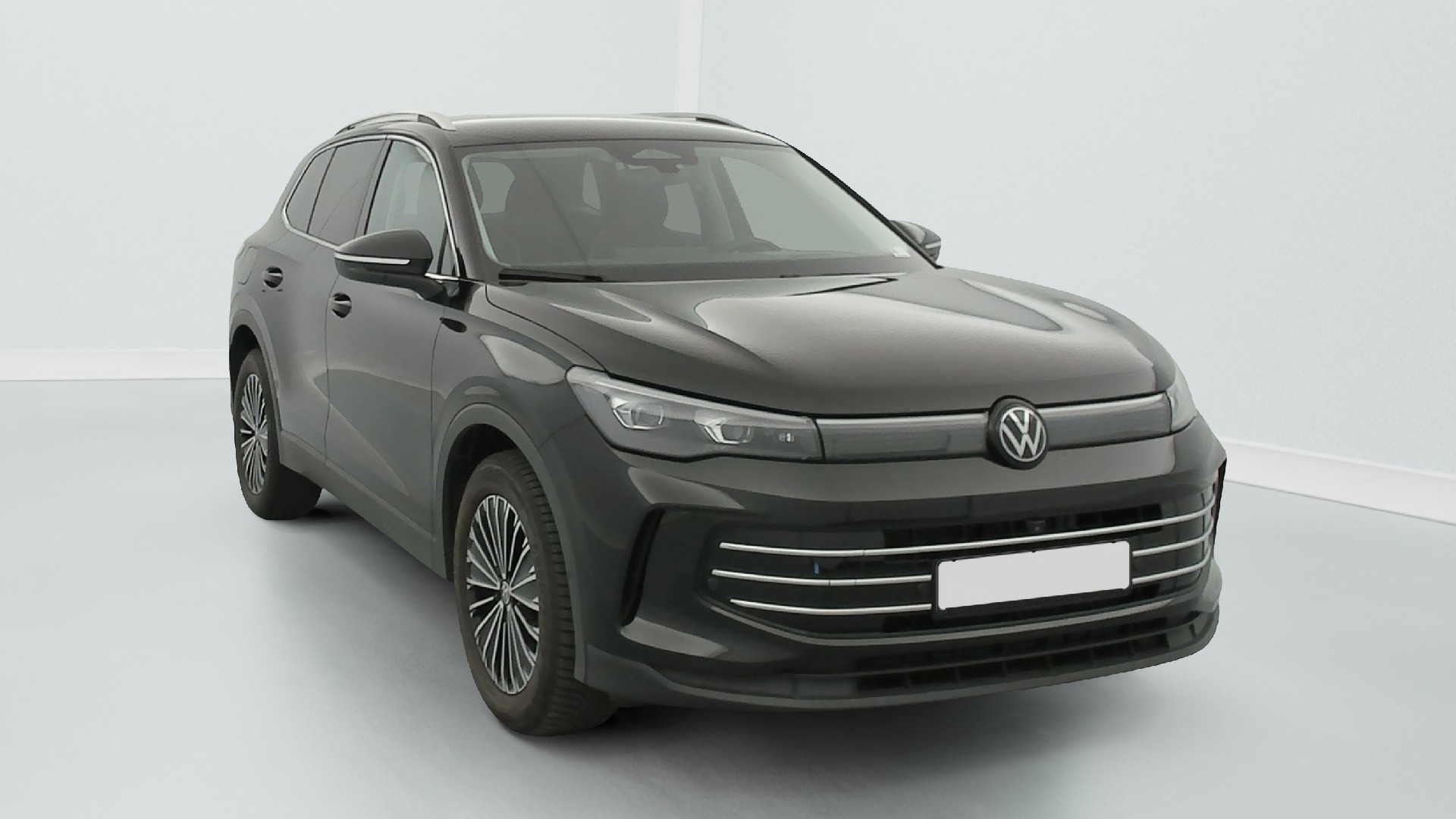 Volkswagen Tiguan 2.0 TDI Elegance - Diesel - Automatic - 150 hp - 26.238 km