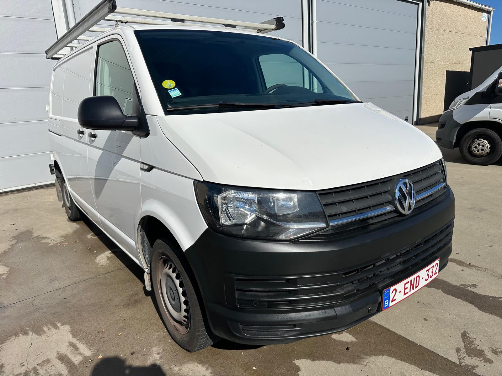 Volkswagen Transporter 2.0 TDI - Diesel - Manual - 102 hp - 145.146 km