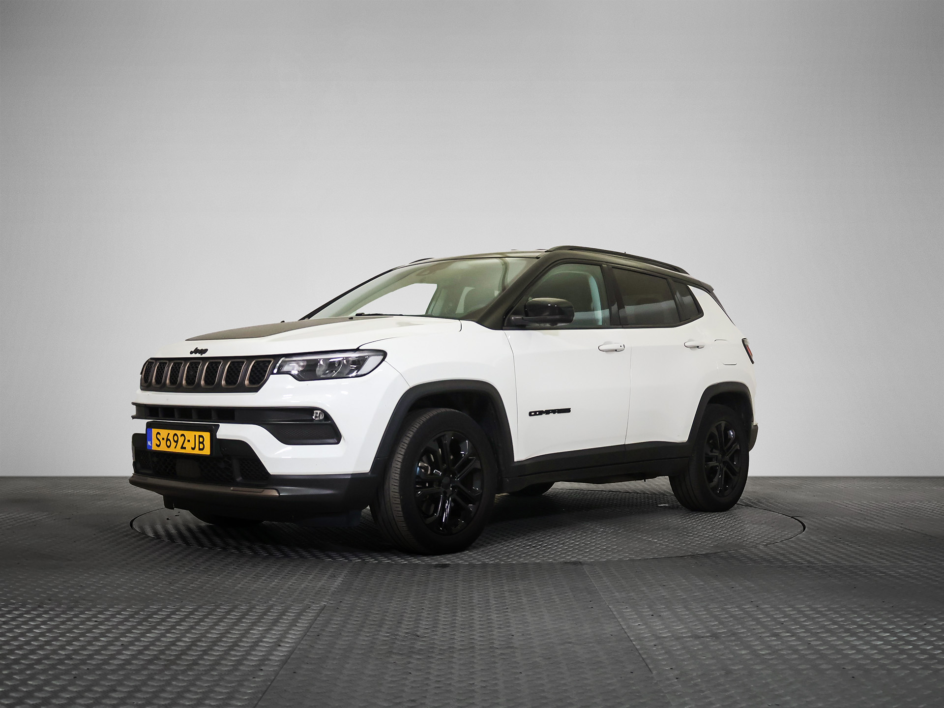 Jeep Compass 4xe Upland - Hybrid - Automatic - 180 hp - 100.201 km