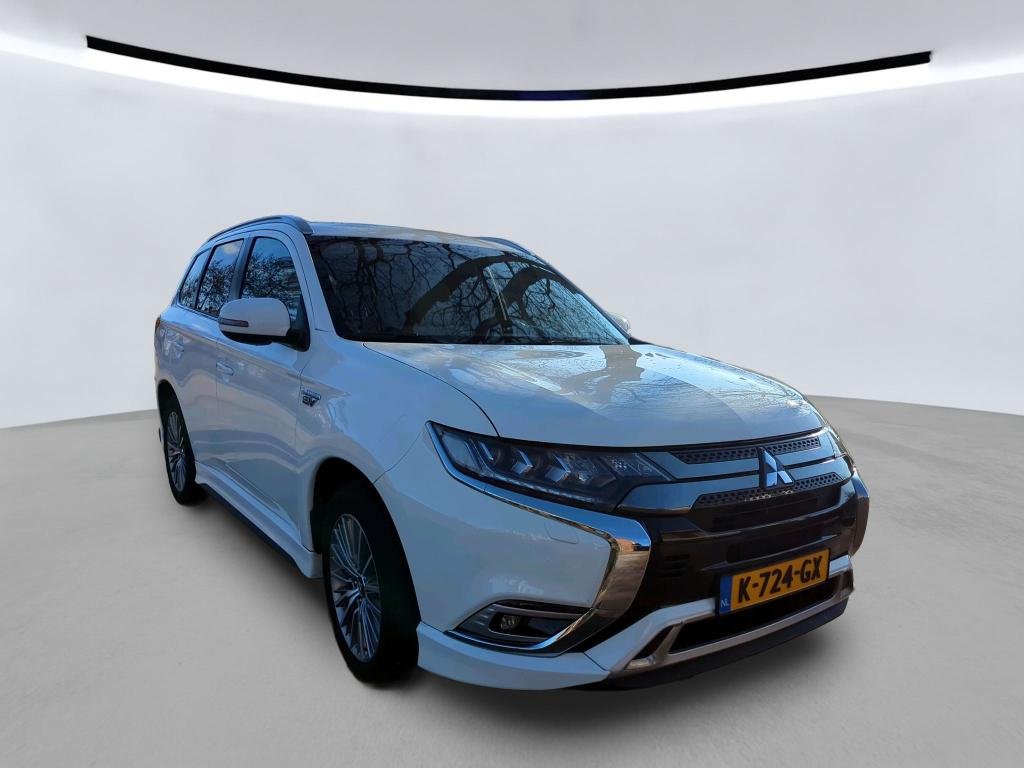 Mitsubishi Outlander 2.4 Pure - Hybrid - Automatic - 135 hp - 116.370 km