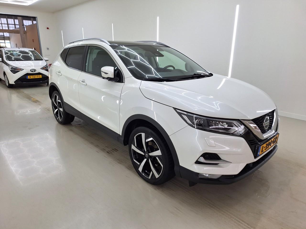 Nissan Qashqai 1.3 DIG-T Premium - Petrol - Automatic - 158 hp - 47.545 km