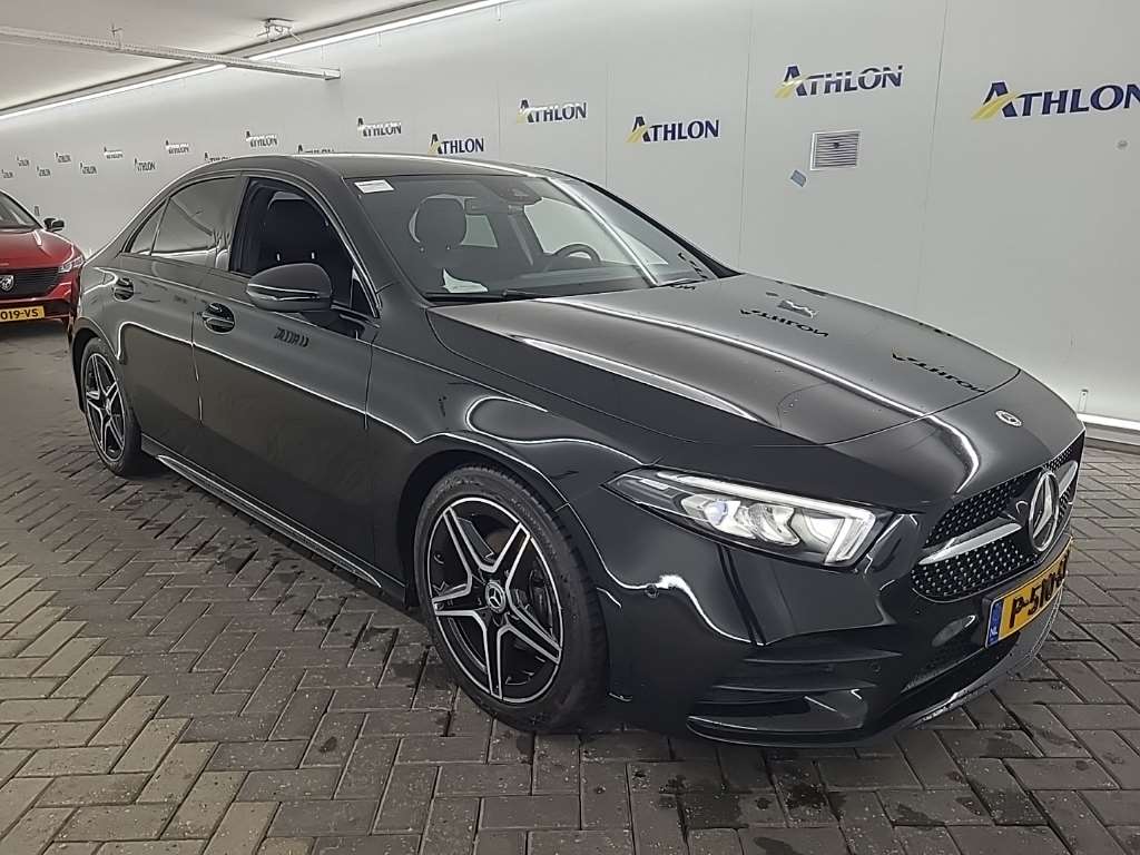 Mercedes-Benz A 180 Business Solution AMG - Petrol - Automatic - 136 hp - 117.570 km