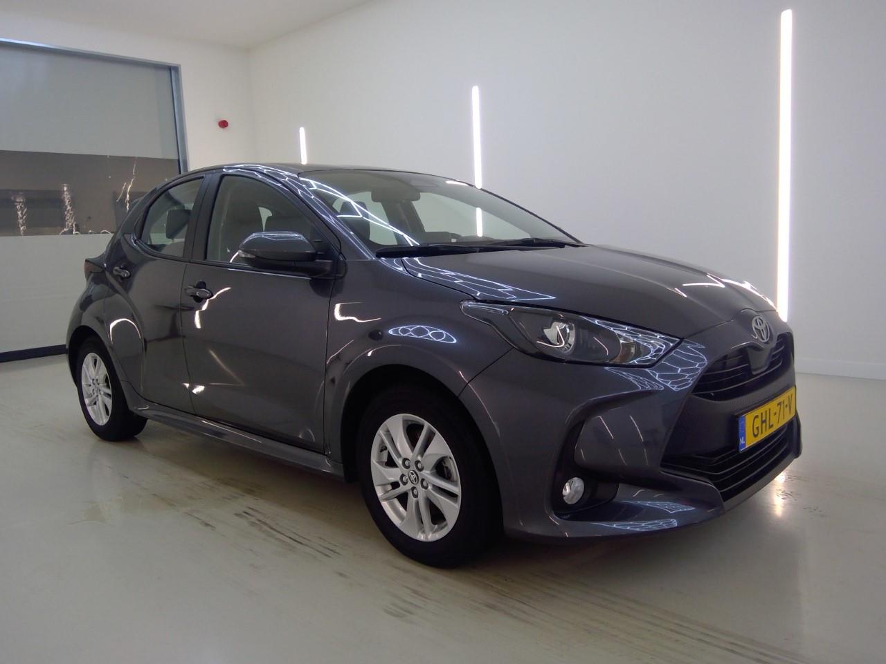 Toyota Yaris 1.5 Active - Hybrid - Automatic - 92 hp - 38.196 km