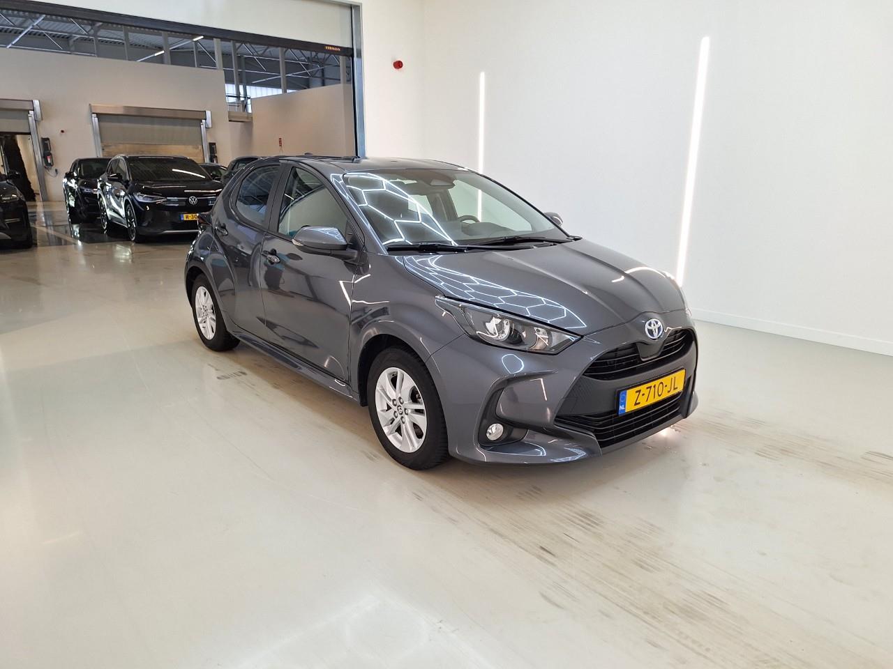Toyota Yaris 1.5 Active - Hybrid - Automatic - 92 hp - 40.863 km