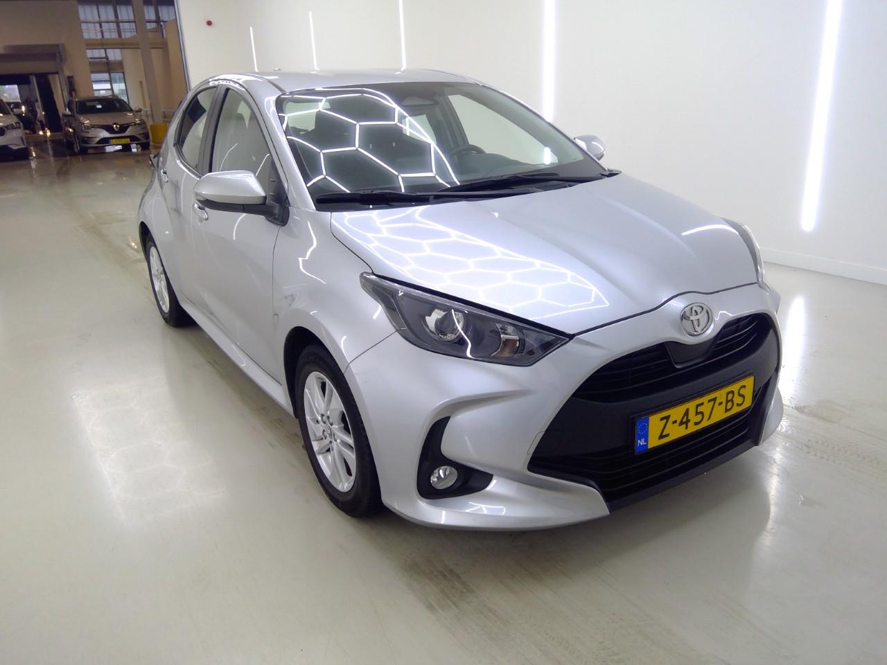 Toyota Yaris 1.5 Active - Hybrid - Automatic - 92 hp - 39.614 km