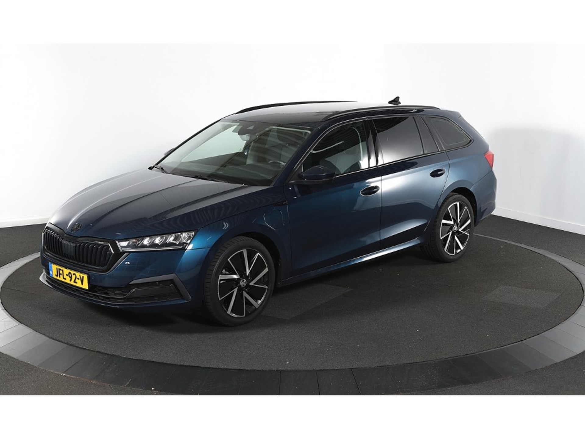 Skoda Octavia Combi 1.4 TSI Edition Plus - Hybrid - Automatic - 150 hp - 133.330 km