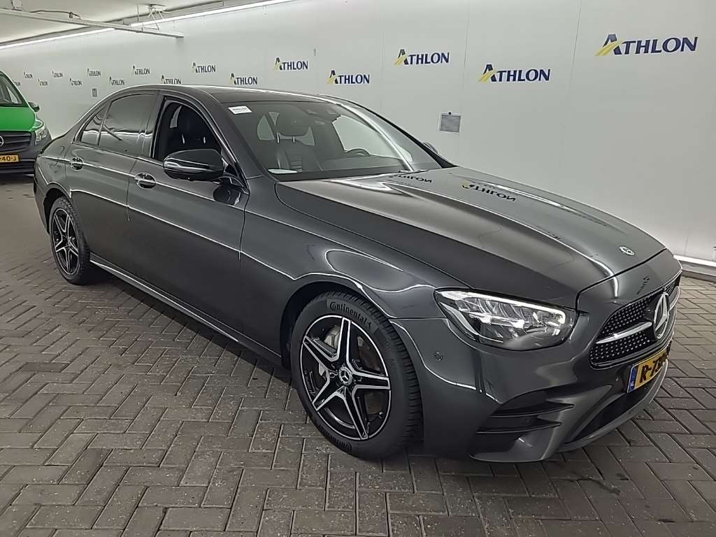 Mercedes-Benz E 300e AMG Line - Hybrid - Automatic - 211 hp - 162.986 km