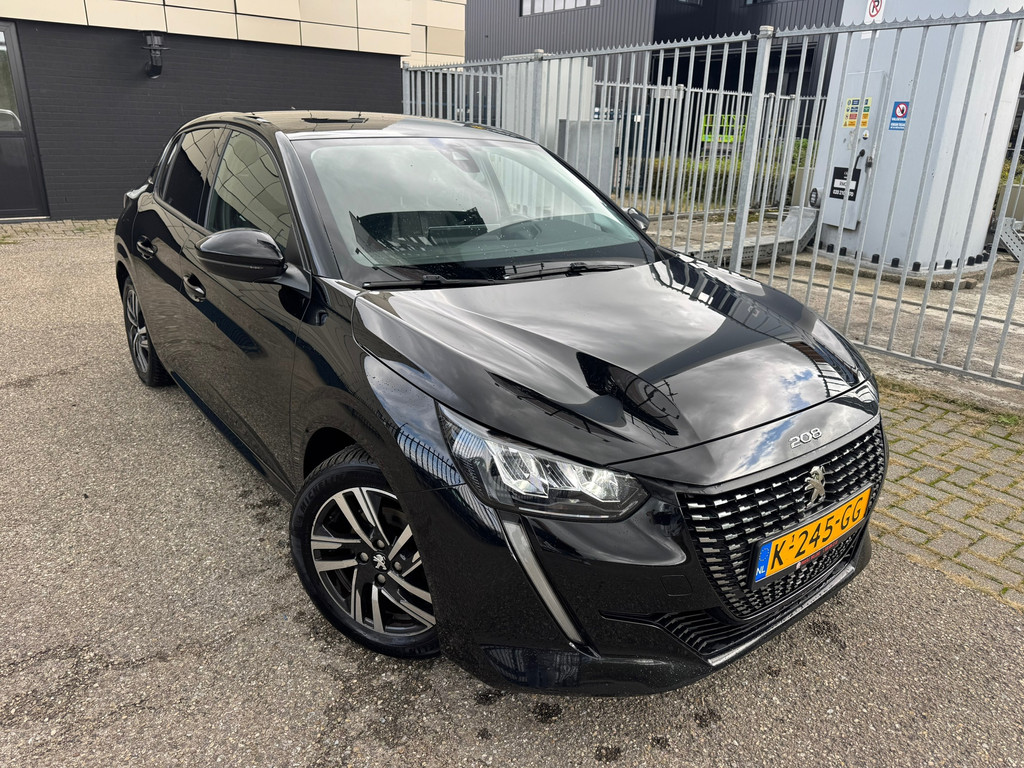 Peugeot 208 1.2i Allure - Petrol - Manual - 101 hp - 161.443 km