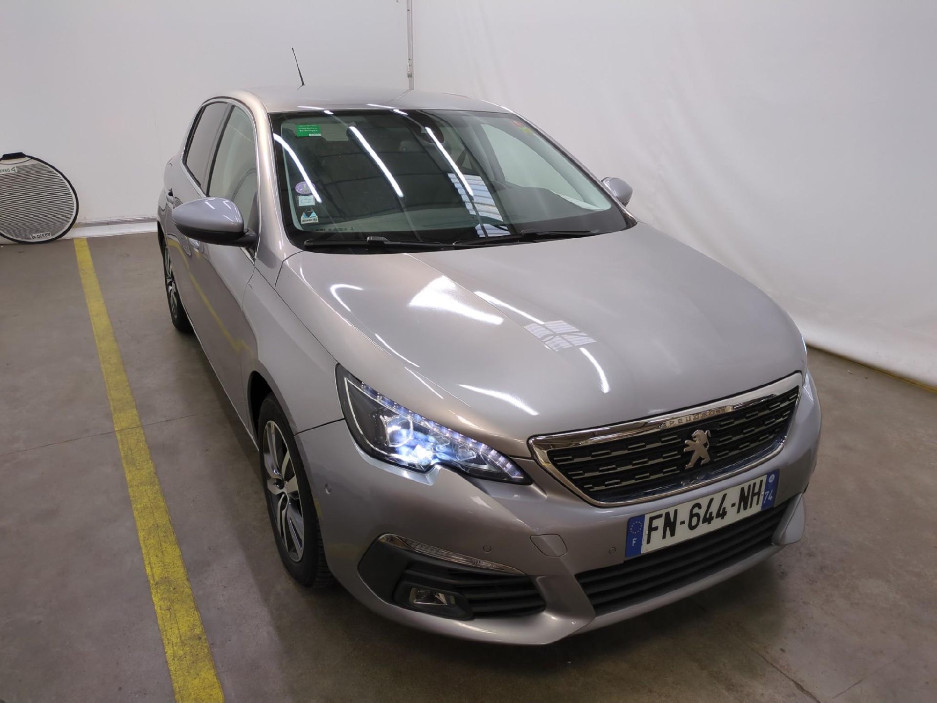 Peugeot 308 Allure Business - Petrol - Automatic - 130 hp - 32.537 km